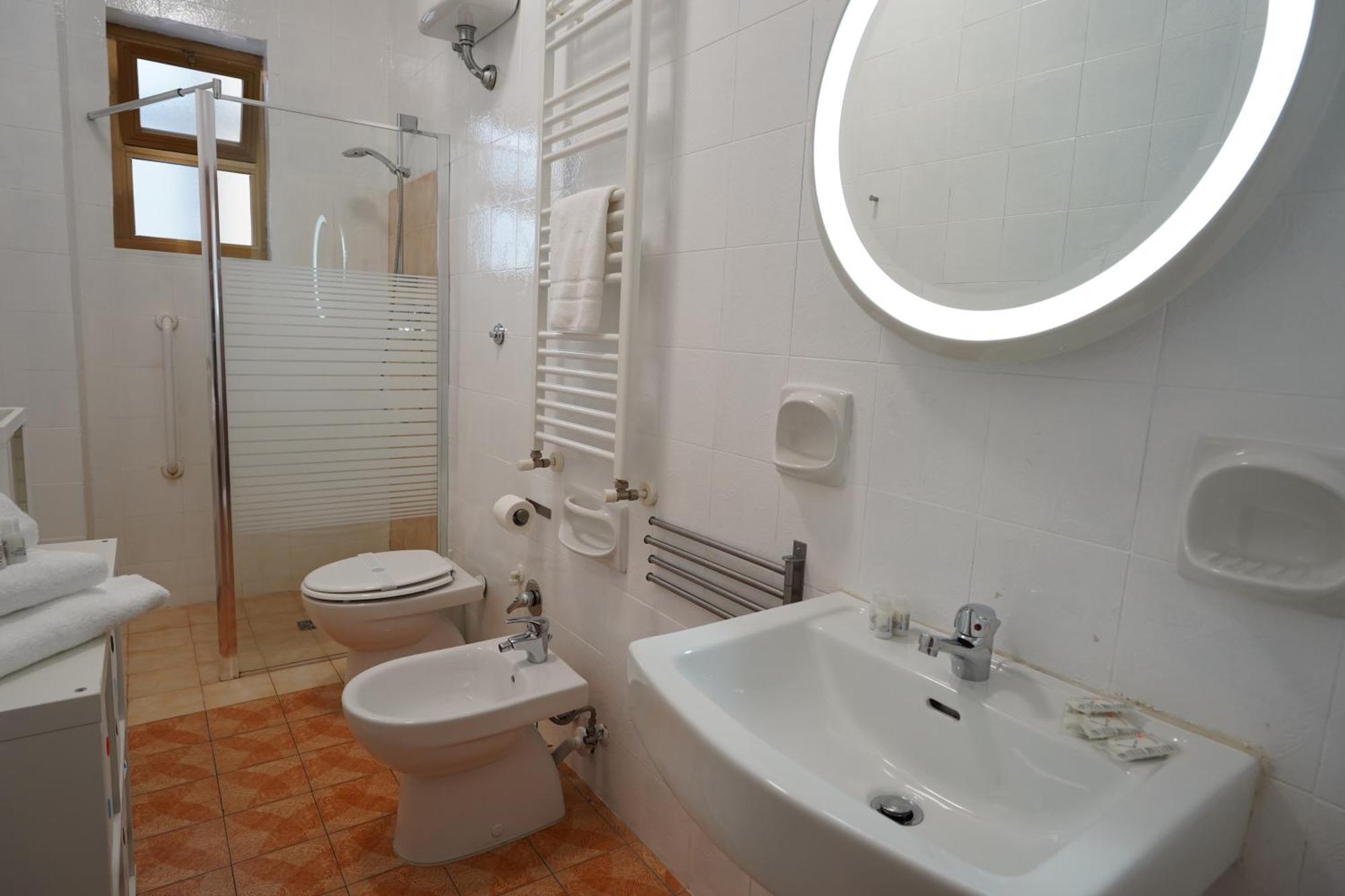 Abate Gimma Apartment 10 Minutes From St Nicholas Cathedral Bari Buitenkant foto